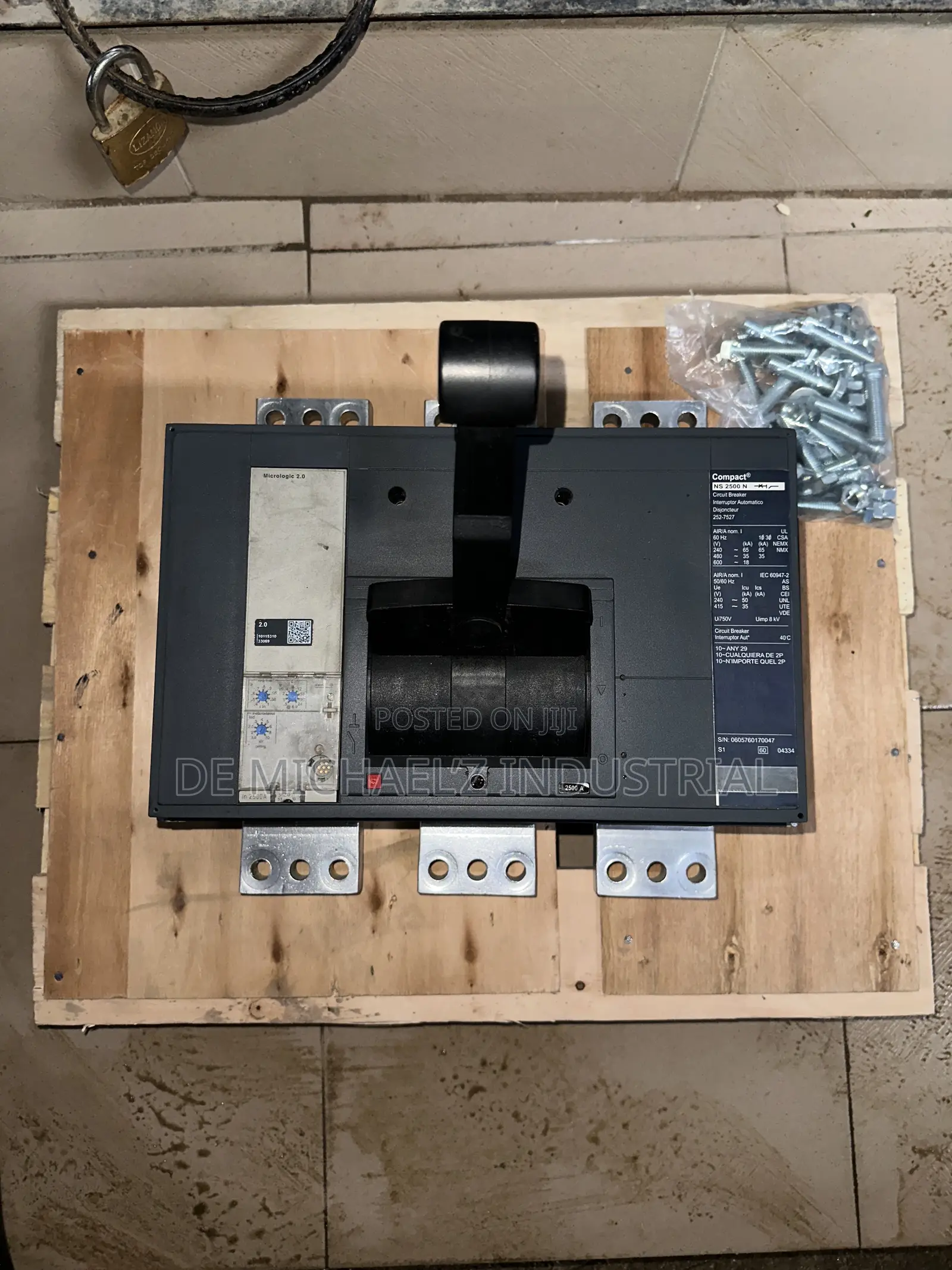2500a Schneider Circuit Breaker 3pole