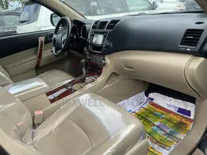 Toyota Highlander Limited 3.5l 4WD 2013 Black