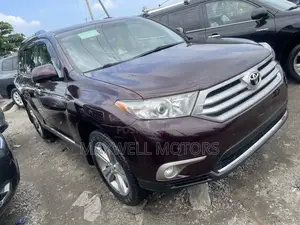 Toyota Highlander Limited 3.5l 4WD 2013 Purple