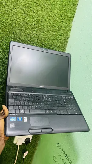 Photo - Laptop Toshiba Satellite C665 8GB Intel Core I5 HDD 500GB