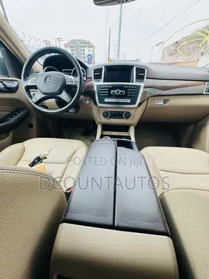 Mercedes-Benz M Class ML350 4MATIC 4dr SUV AWD (3.5L 6cyl 7A) 2014