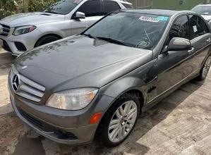 Photo - Mercedes-Benz C350 2010 Gray