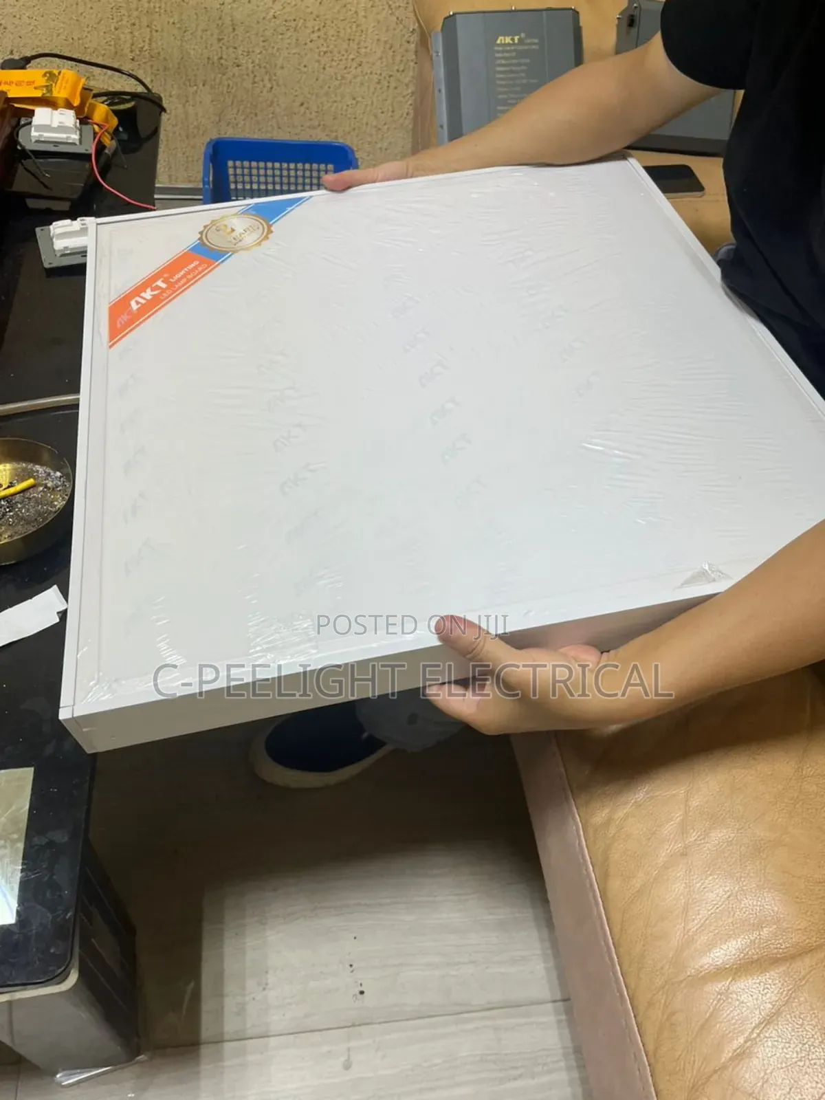 Akt Surface Modular Fitting
