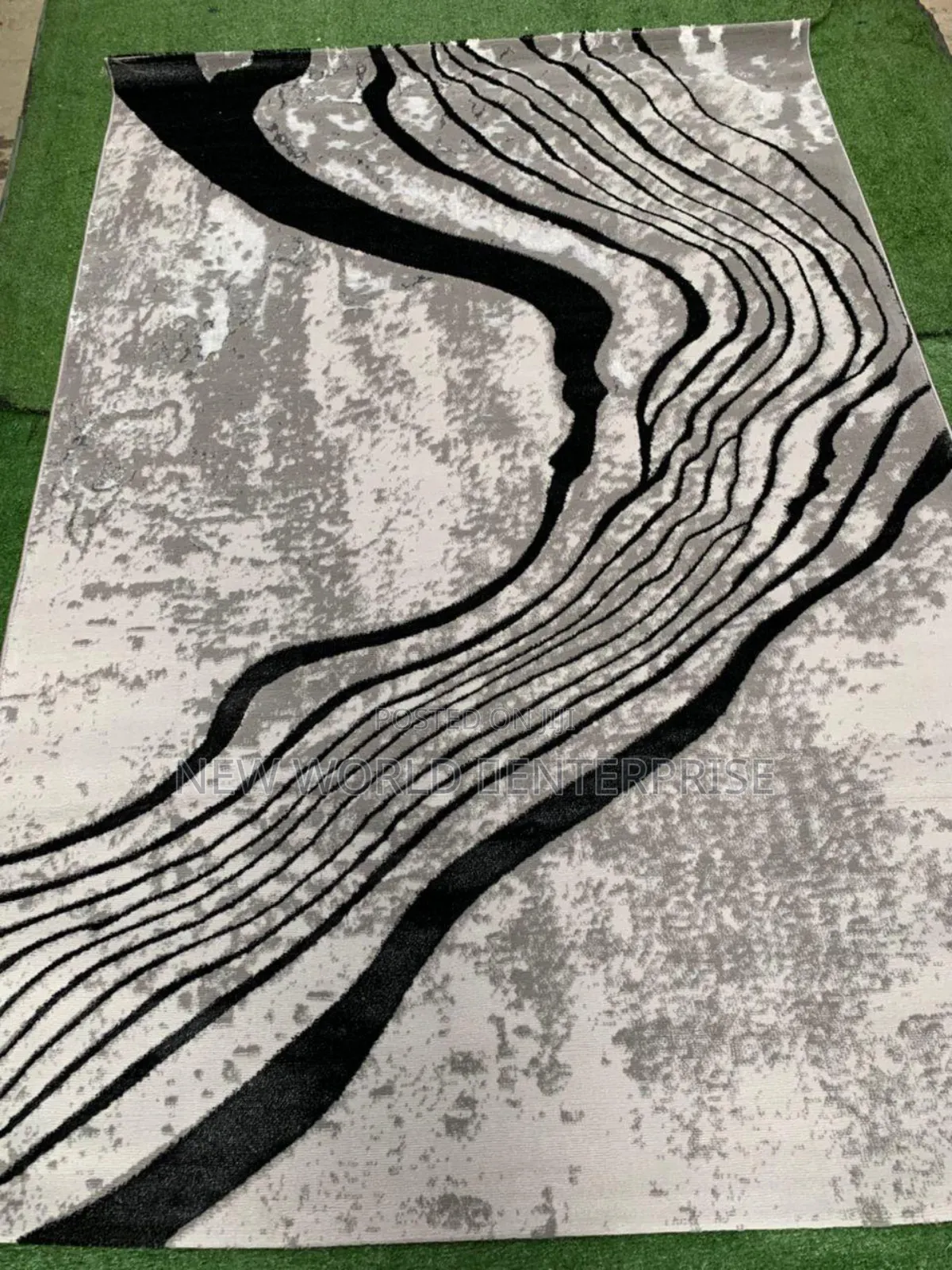 5by7 Modern Turkish Centre Rug Black and Gray