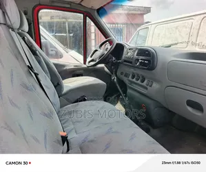 Ford Transit 2004 Red