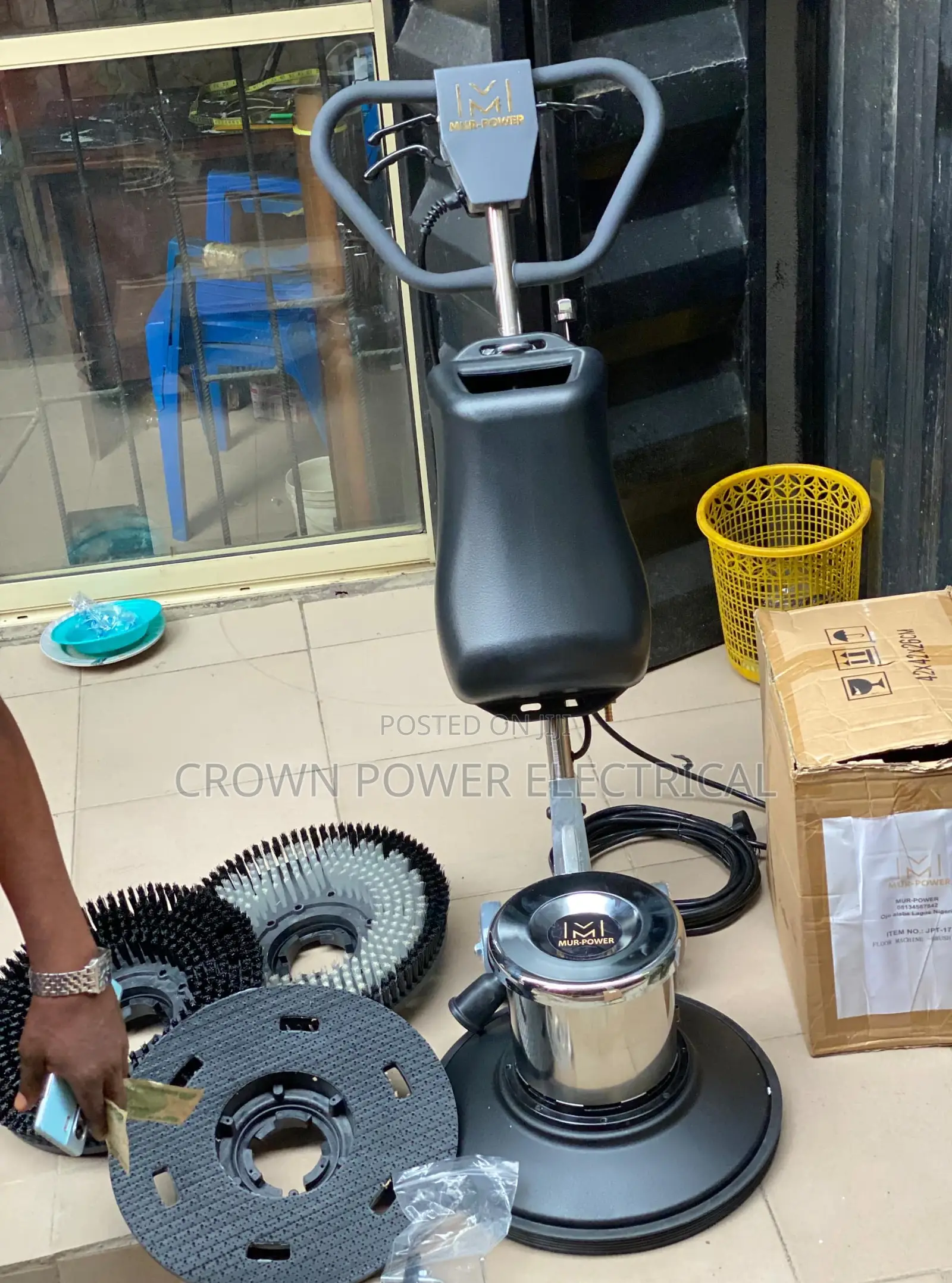Mur-Power Scrubbing Machine