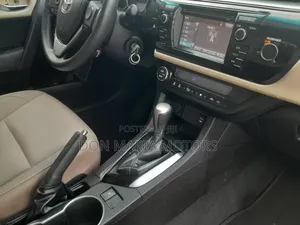 Toyota Corolla LE Plus 4dr Sedan (1.8L 4cyl CVT) 2015 Red