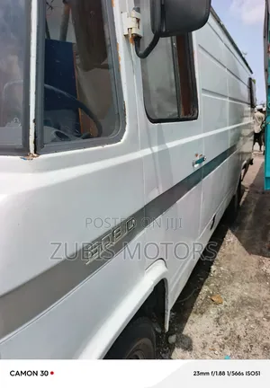 Mercedes-Benz T2 2000 White