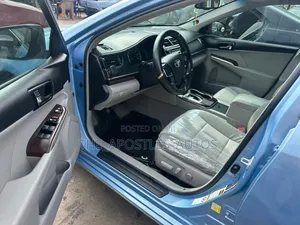 Toyota Camry XLE 4dr Sedan (2.5L 4cyl 6A) 2013 Blue