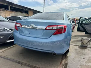 Toyota Camry XLE 4dr Sedan (2.5L 4cyl 6A) 2013 Blue