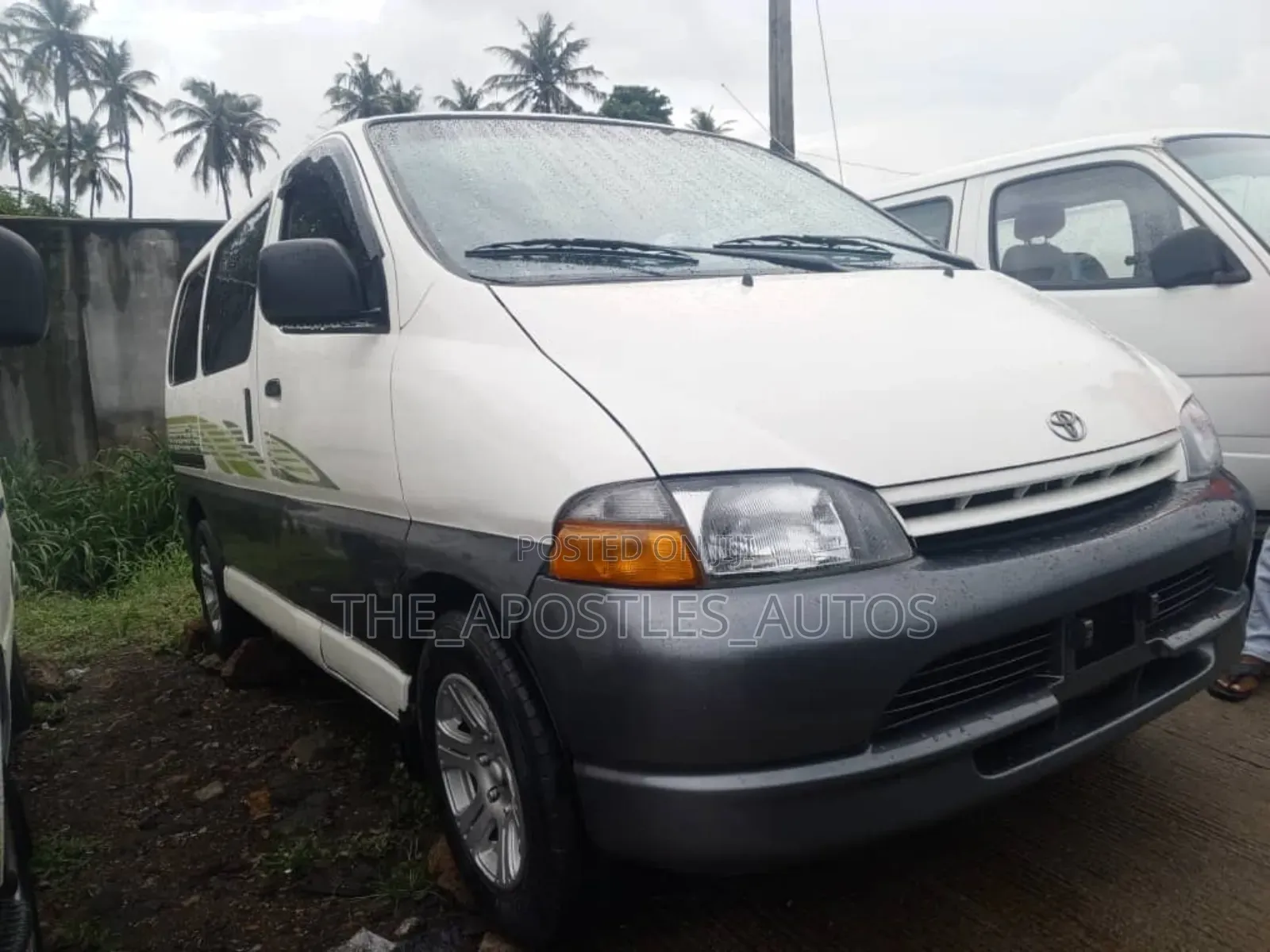 Toyota HiAce 2005 White