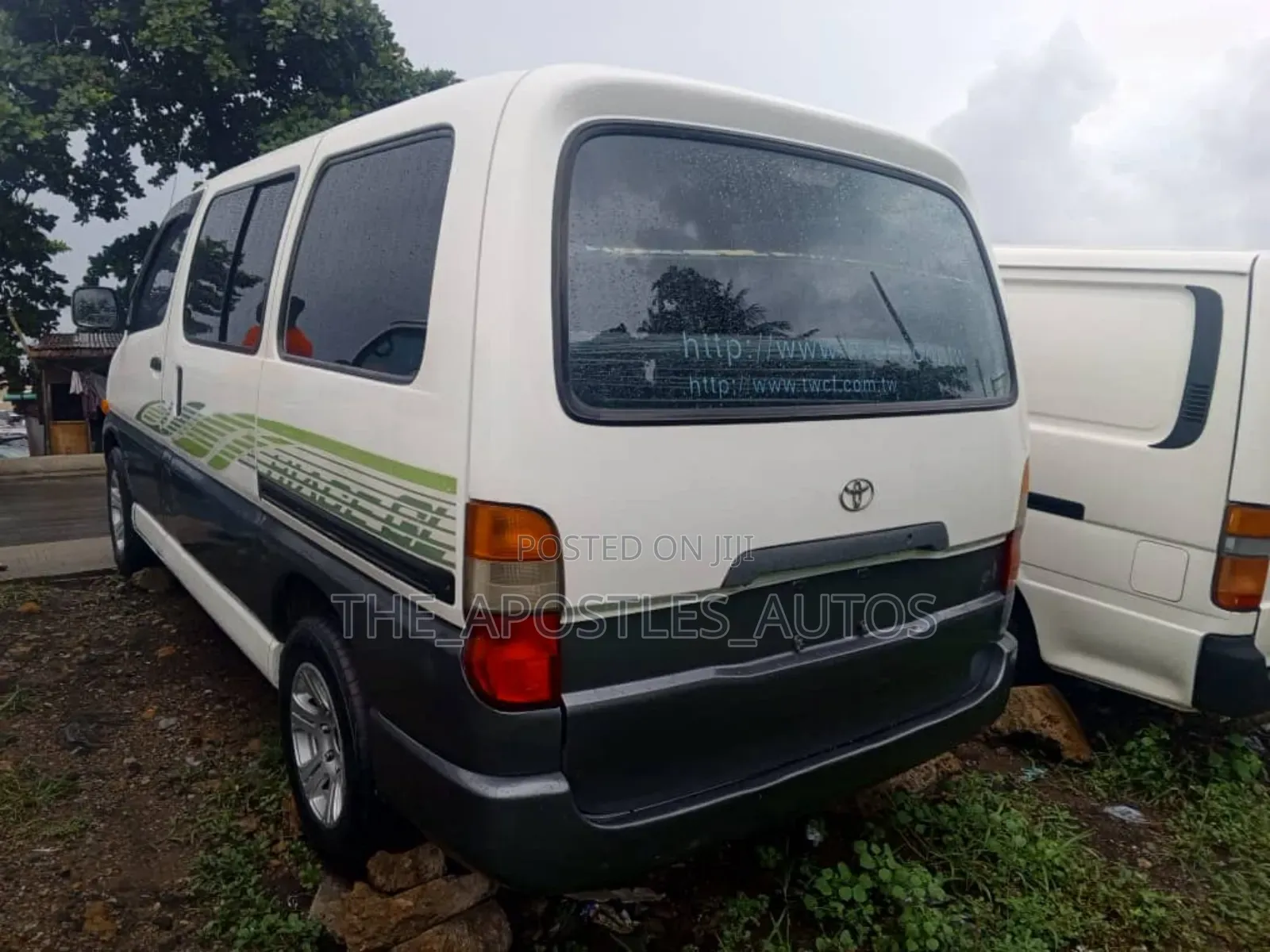 Toyota HiAce 2005 White