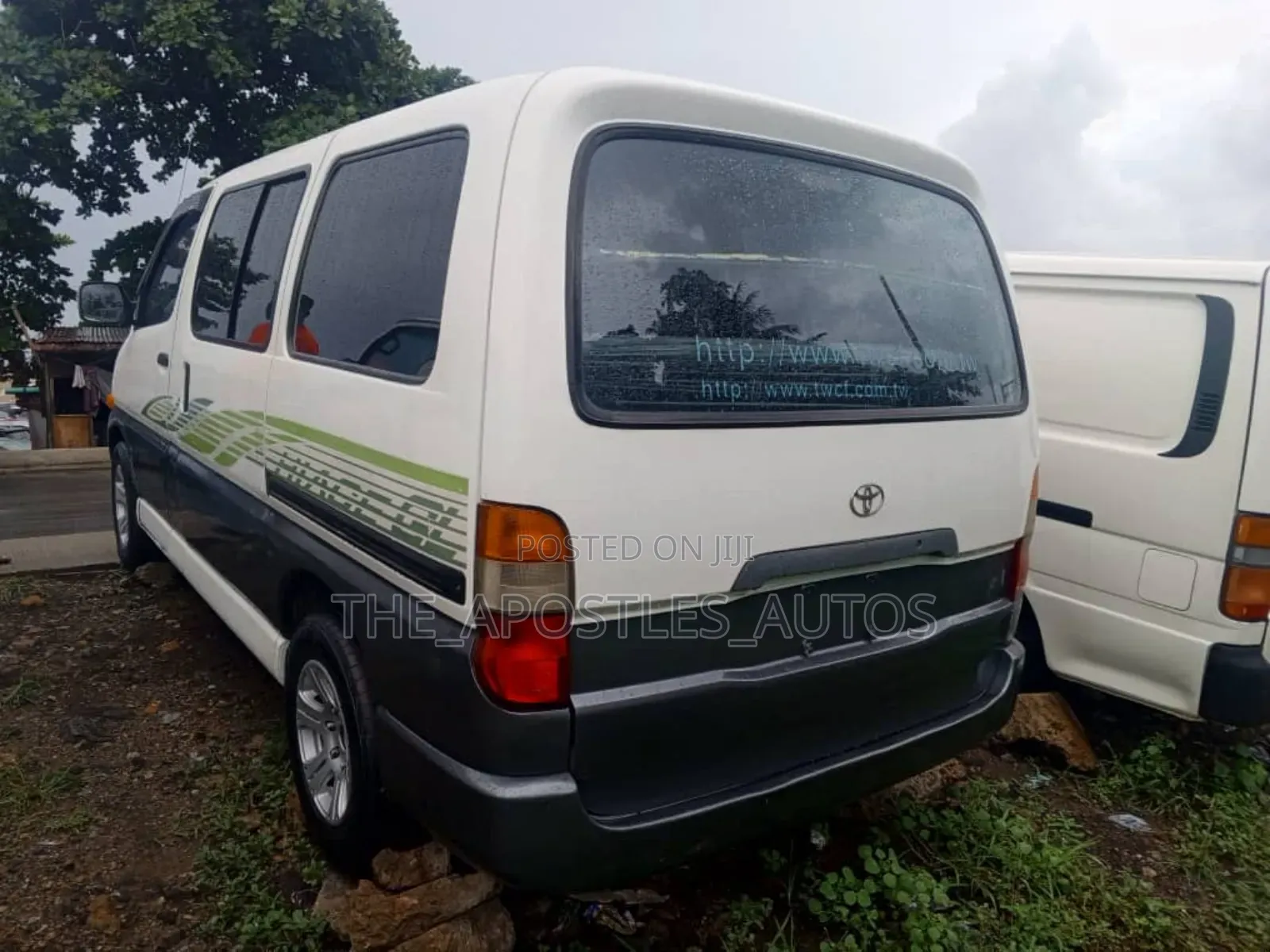 Toyota HiAce 2005 White