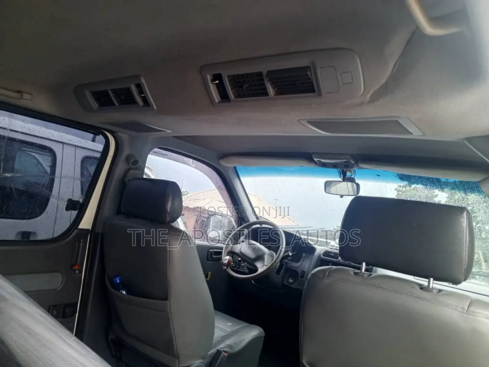 Toyota HiAce 2005 White