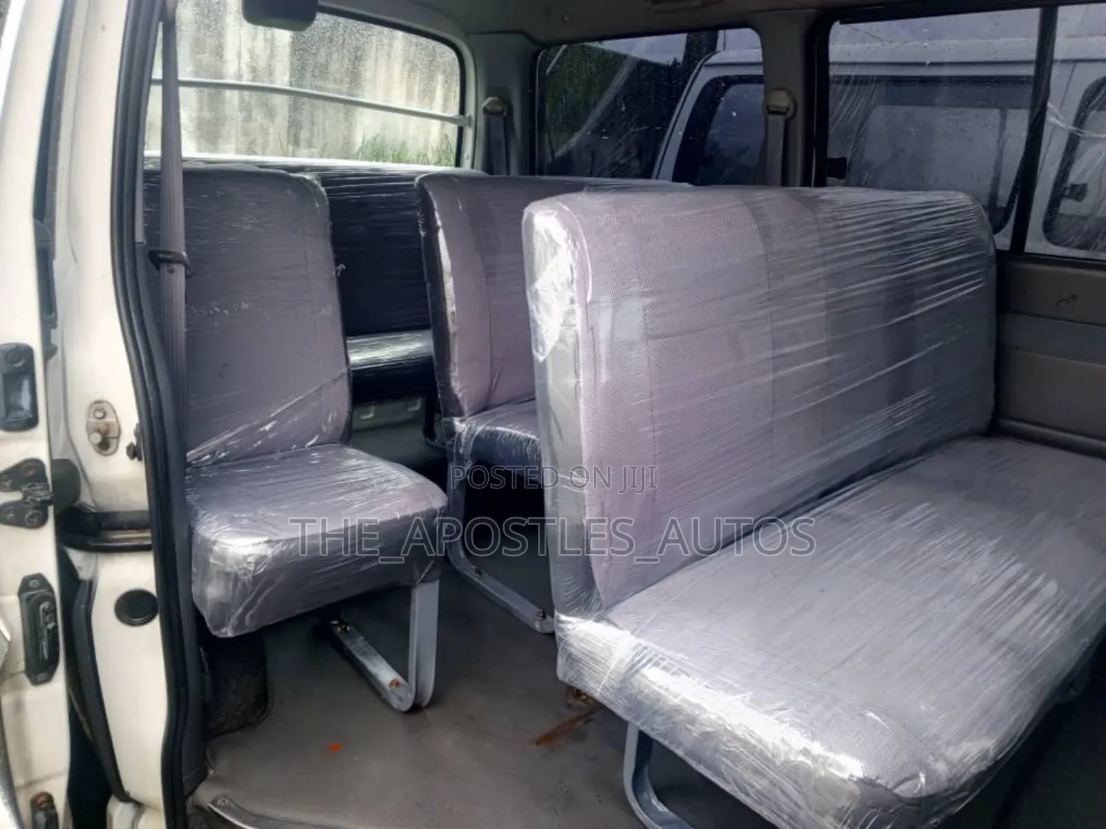Toyota HiAce 2005 White