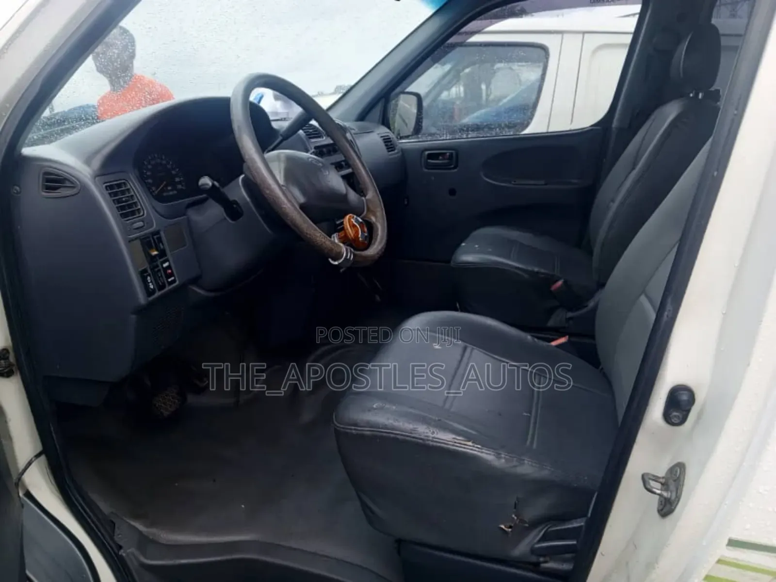 Toyota HiAce 2005 White