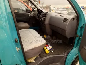 Toyota HiAce 2005 Blue
