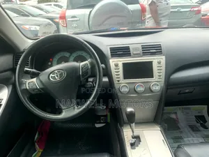 Toyota Camry XLE 4dr Sedan (2.5L 4cyl 6AM) 2010 Red