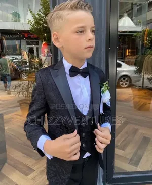 Photo - High-Quality Little Groom Suit for Occasion