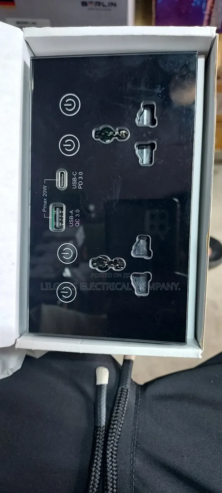 Smart Wifi Double Universal Socket With Usb and Type C