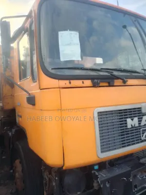 Photo - Man Diesel 8tyres With Flat Body