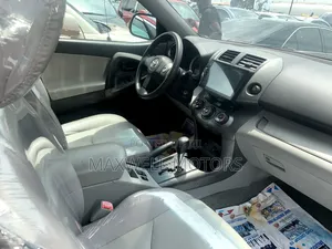 Toyota RAV4 2.5 Limited 2010 Red