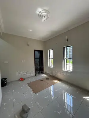 3bdrm Apartment in Lekki Phase 1 for rent