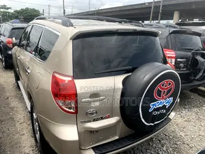 Toyota RAV4 Limited 2009 Gold