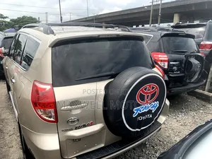Toyota RAV4 Limited 2009 Gold