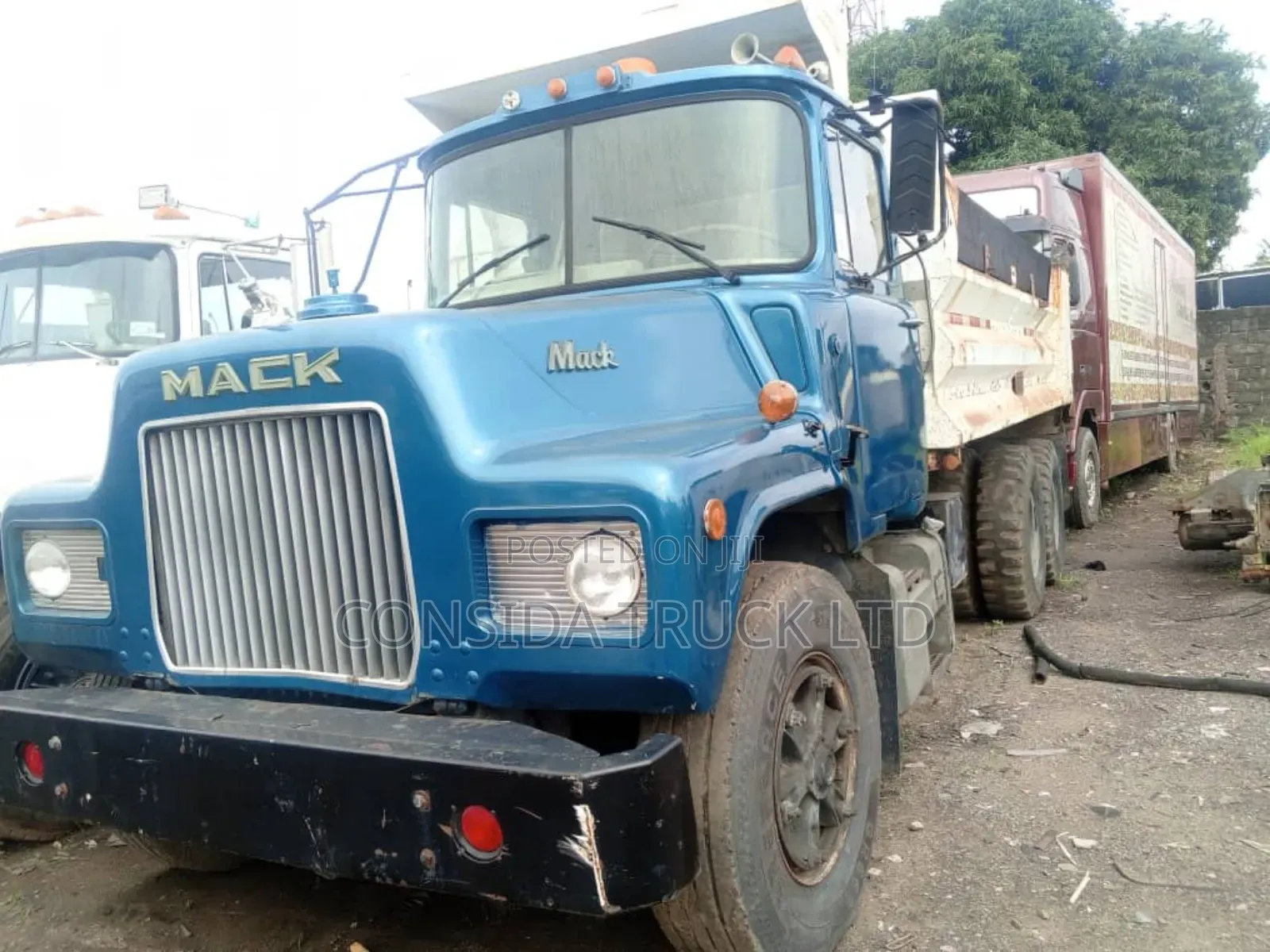 Mack Lr Blue 1998