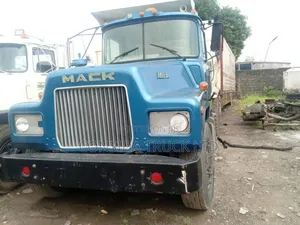 Mack Lr Blue 1998