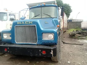Mack Lr Blue 1998