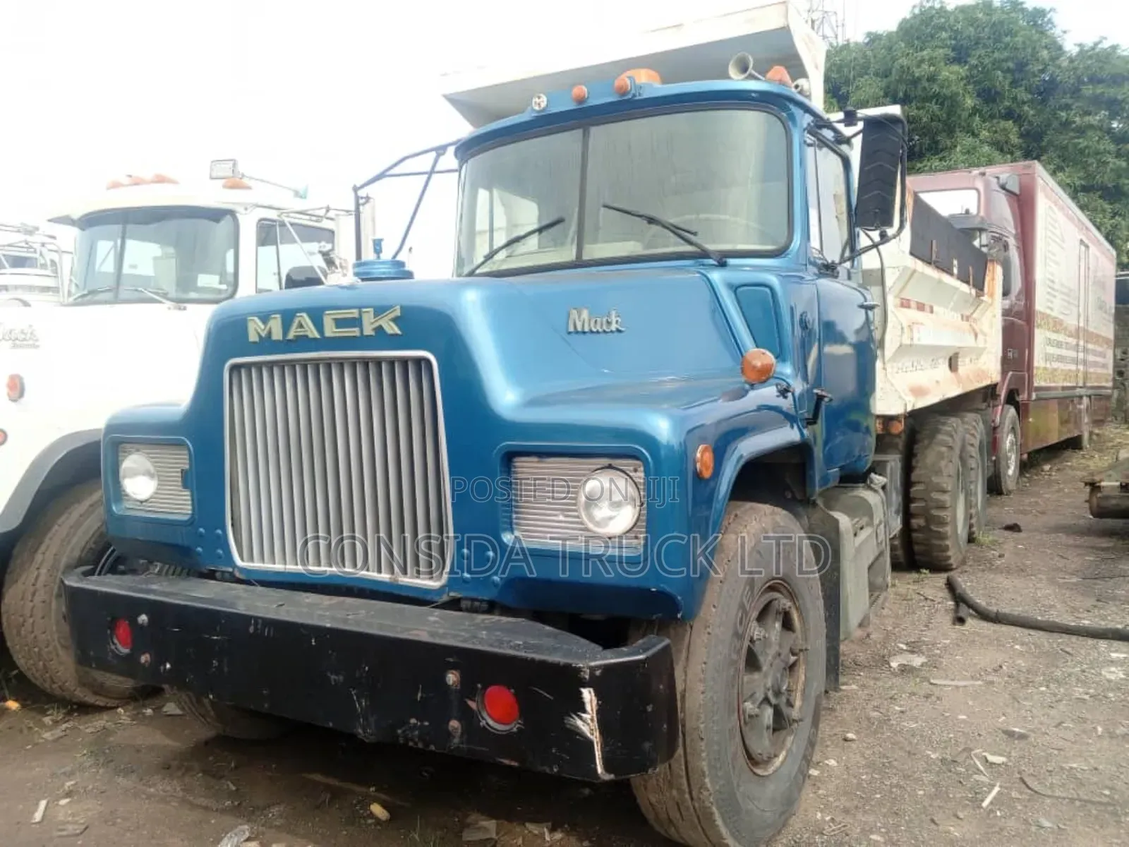 Mack Lr Blue 1998
