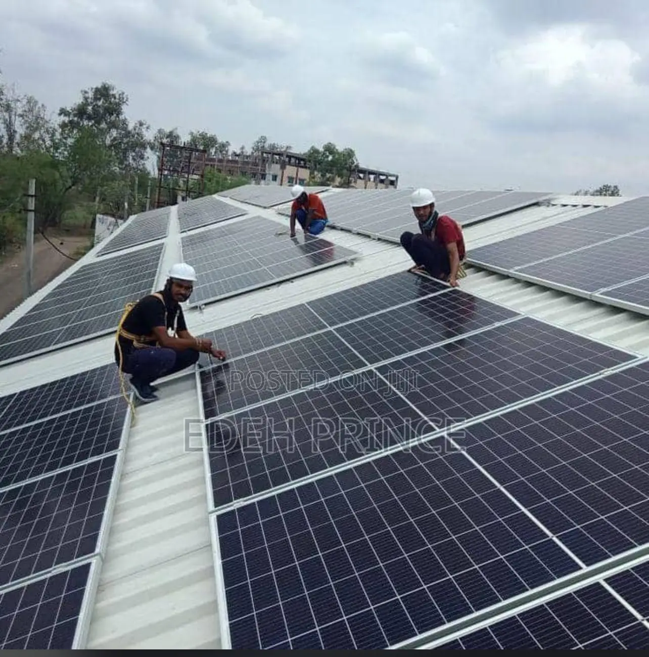 555w Jinko Panels