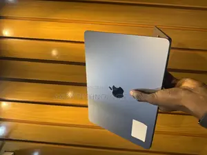 Laptop Apple MacBook Air 2022 M2 8GB Apple M2 SSD 256GB