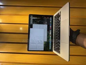 Laptop Apple MacBook Air 2022 M2 8GB Apple M2 SSD 256GB