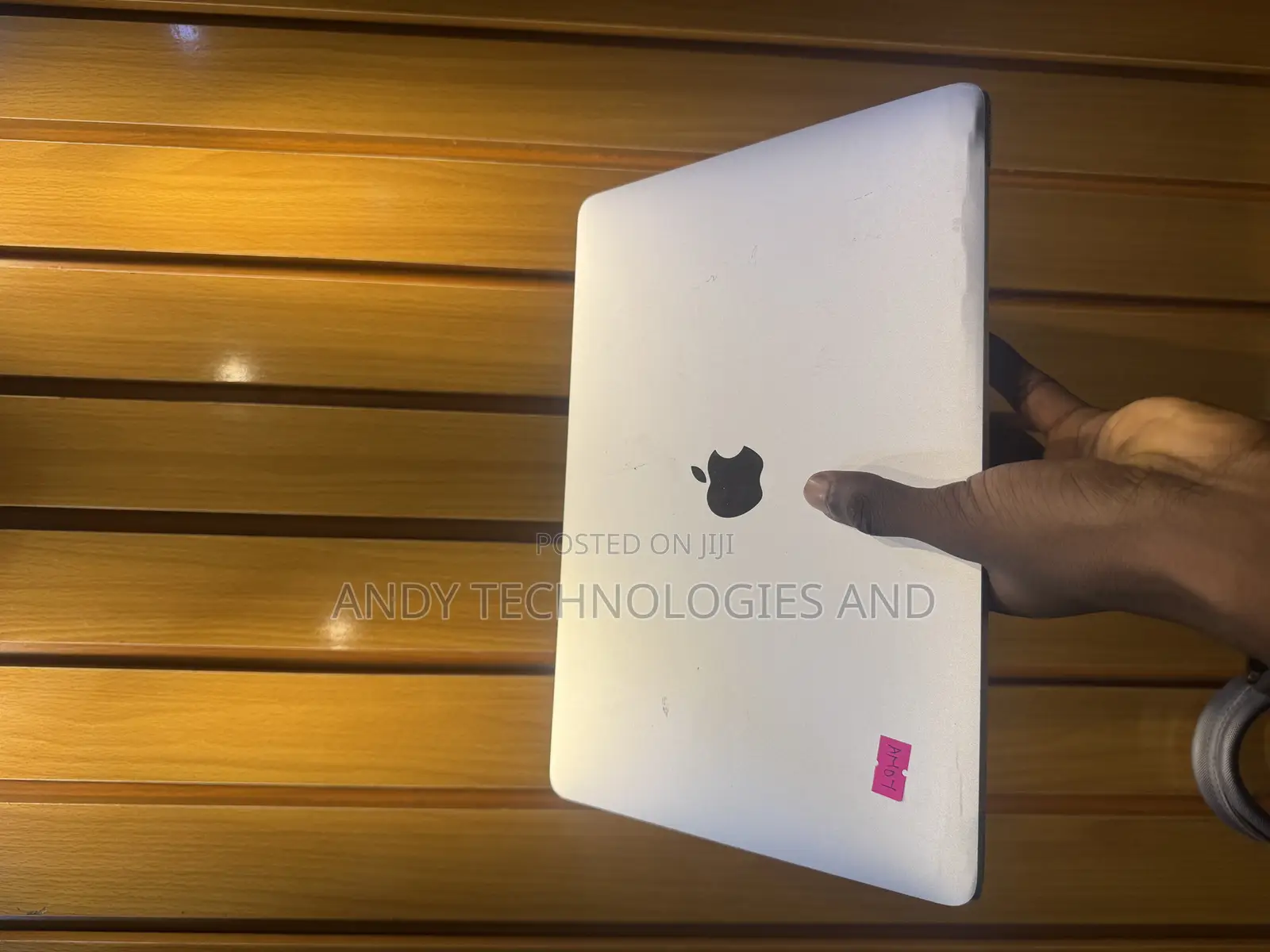 Laptop Apple MacBook Pro 2017 8GB Intel Core I5 SSD 512GB