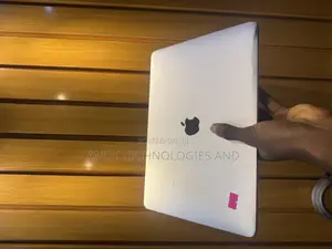 Laptop Apple MacBook Pro 2017 8GB Intel Core I5 SSD 512GB