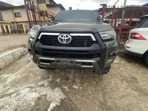 Toyota Hilux 2021 Gray