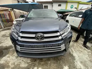 Toyota Highlander XLE 2019 Gray