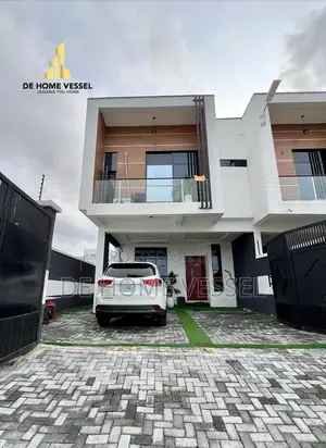 Furnished 4bdrm Townhouse/Terrace in Ilaje for sale