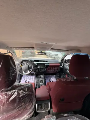 New Toyota Hilux 2025 White