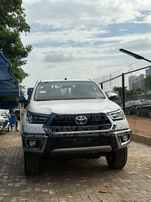 New Toyota Hilux 2025 White