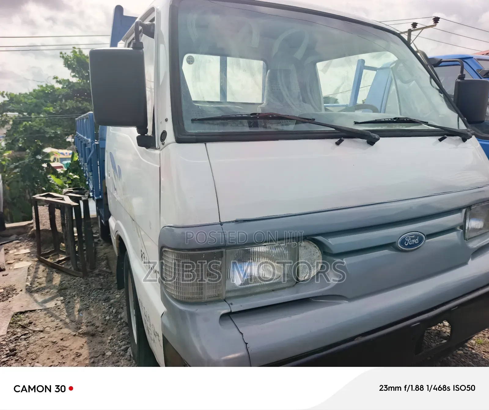 Ford Husky 2000 White