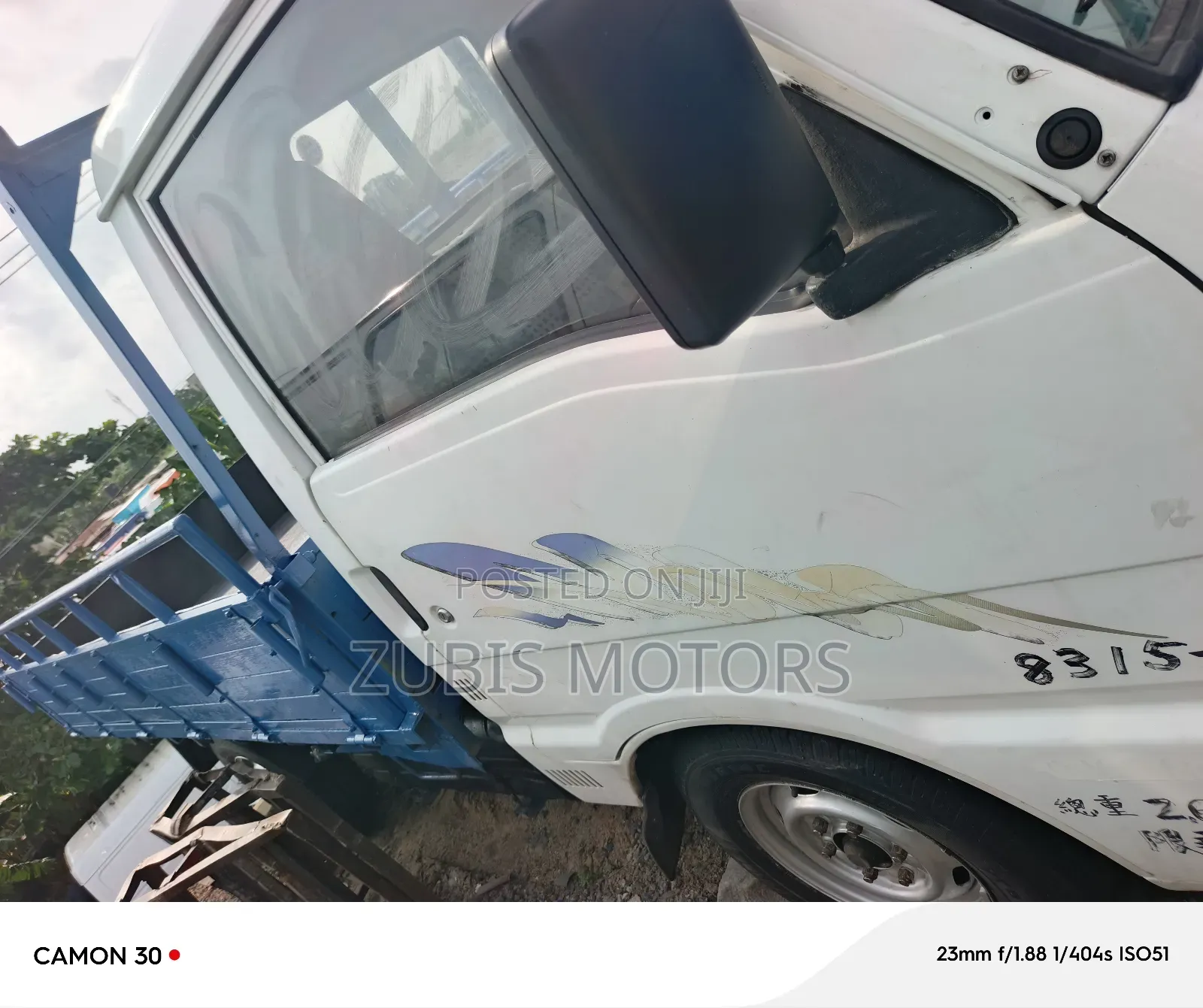 Ford Husky 2000 White