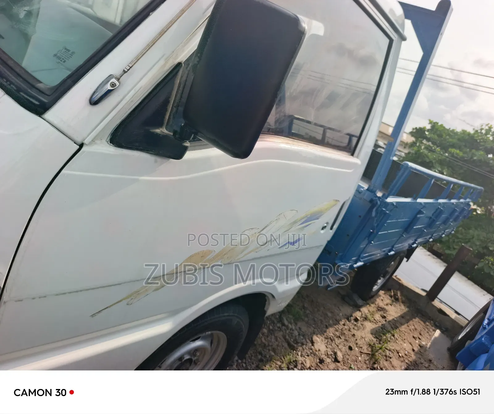 Ford Husky 2000 White