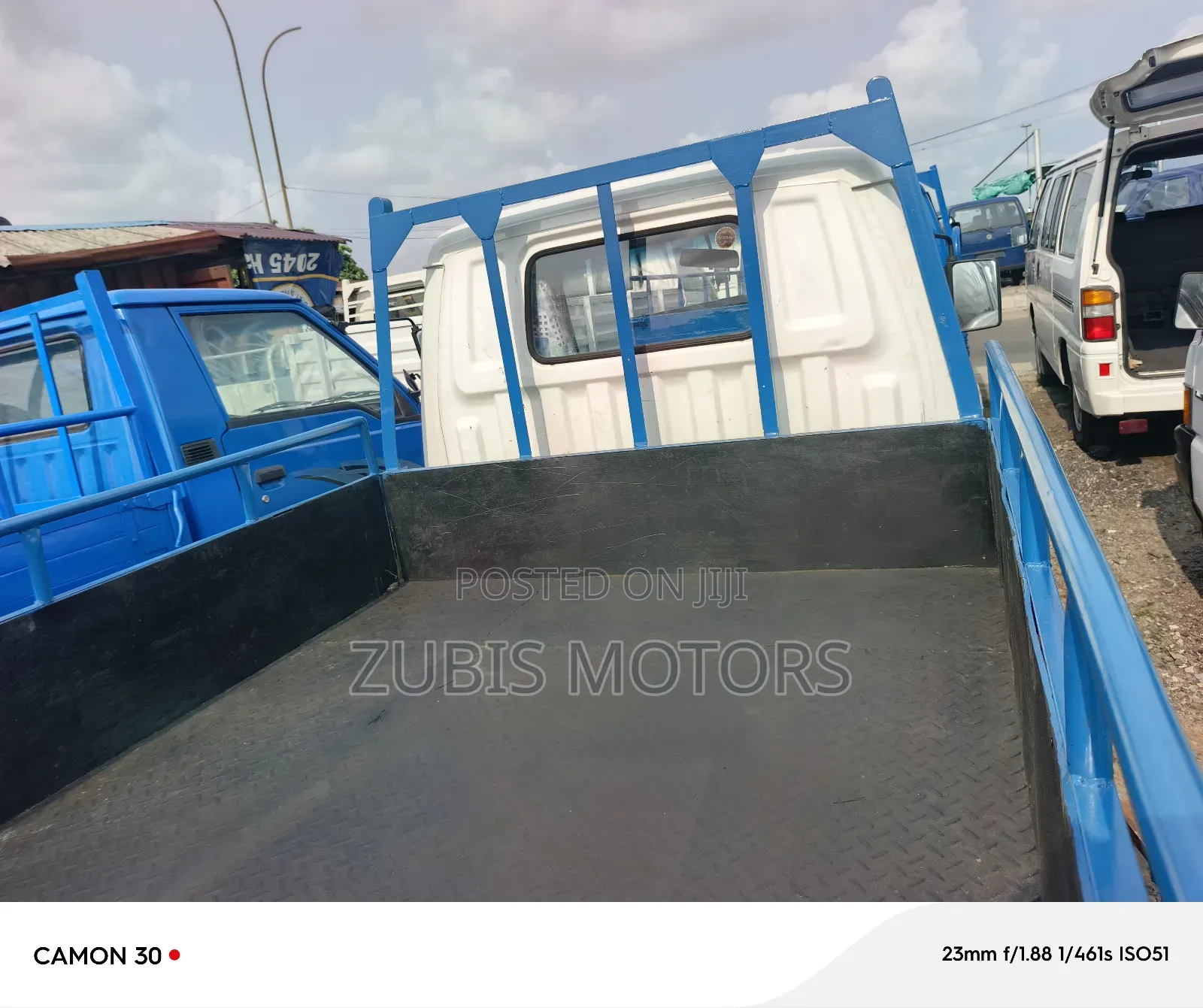 Ford Husky 2000 White