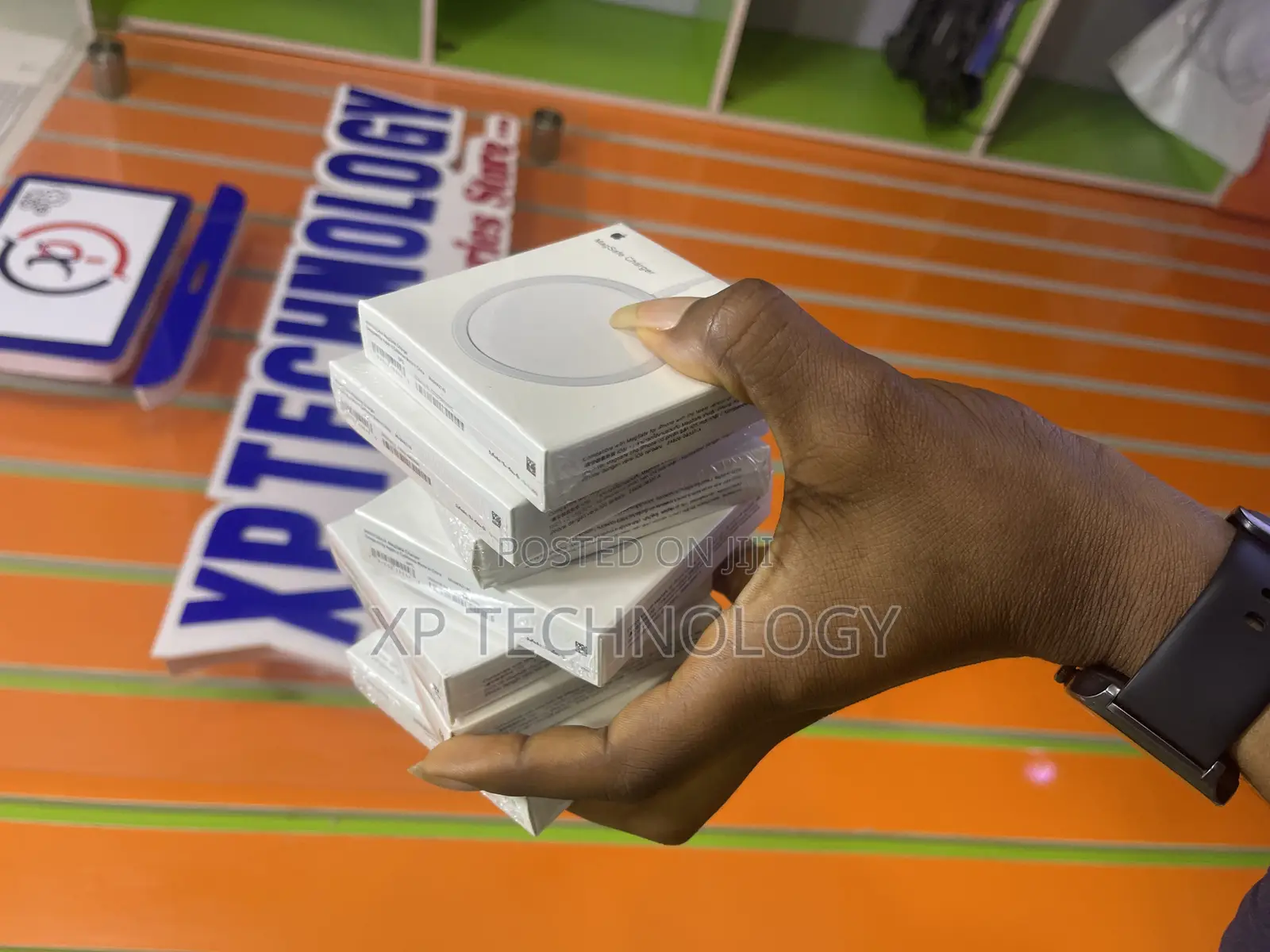 iPhone Wireless Magnetic Charger