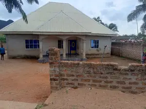 3bdrm Bungalow in Hotel Lucia, Makurdi for sale