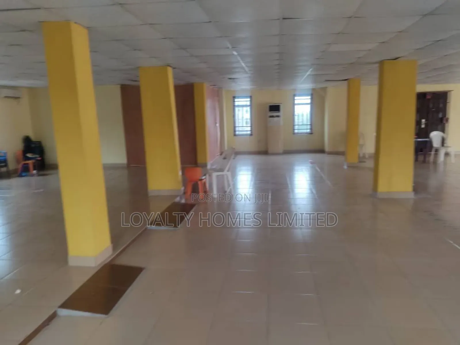 Well Structured Open Space Hall With Office Space